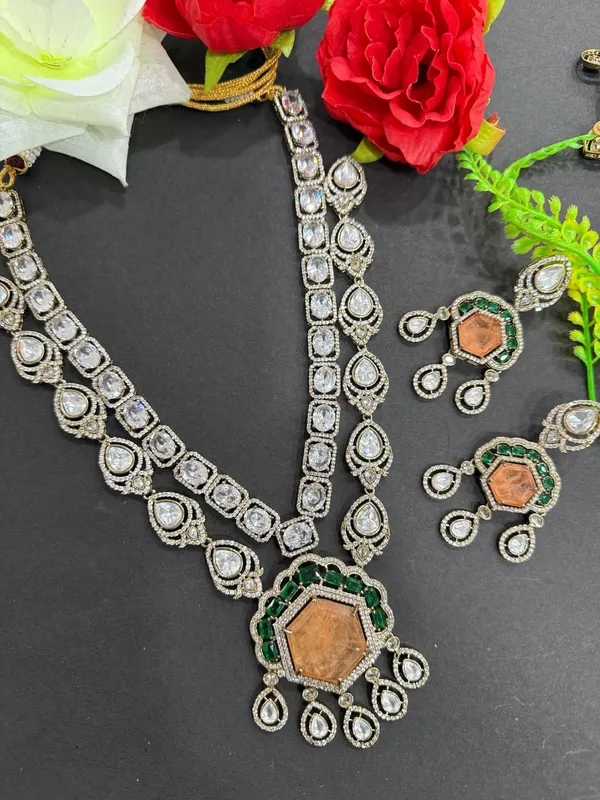Orange_&_Green_Royal_Stone_&_Emerald_Kundan_Bridal_Necklace_Set__For_Women