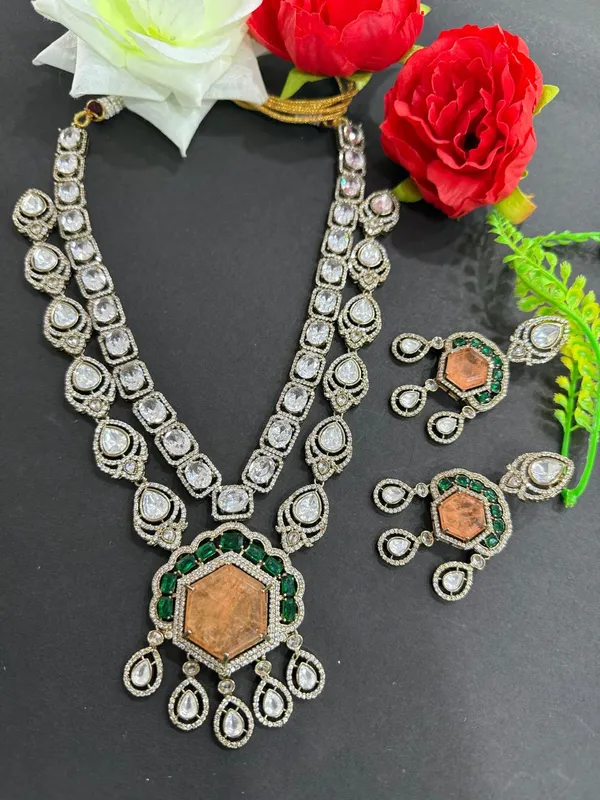 Orange_&_Green_Royal_Stone_&_Emerald_Kundan_Bridal_Necklace_Set__For_Women