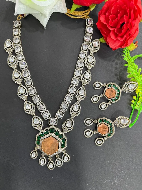 Orange_&_Green_Royal_Stone_&_Emerald_Kundan_Bridal_Necklace_Set__For_Women