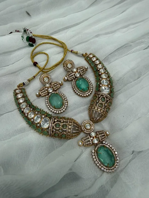 Green_Barss_Trendy_Necklace_Set_With_Earrings_For_Women