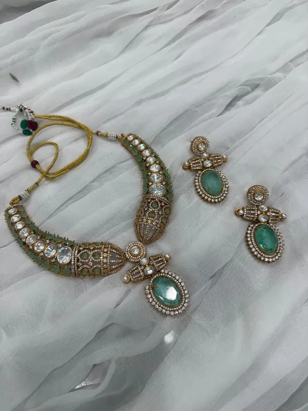Green_Barss_Trendy_Necklace_Set_With_Earrings_For_Women