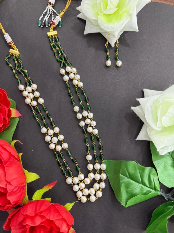 Green_Designer_Gold_Finish_Emerald_Beads_White_Pearl_Party_Wear_Mala_For_Women
