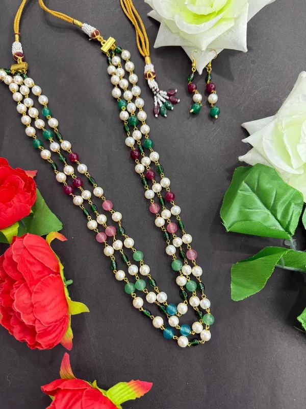 Multicolor_Classic_Gold_Finish_Crystal_Beads_White_Pearl_Traditional_Mala_Necklace_For_Women