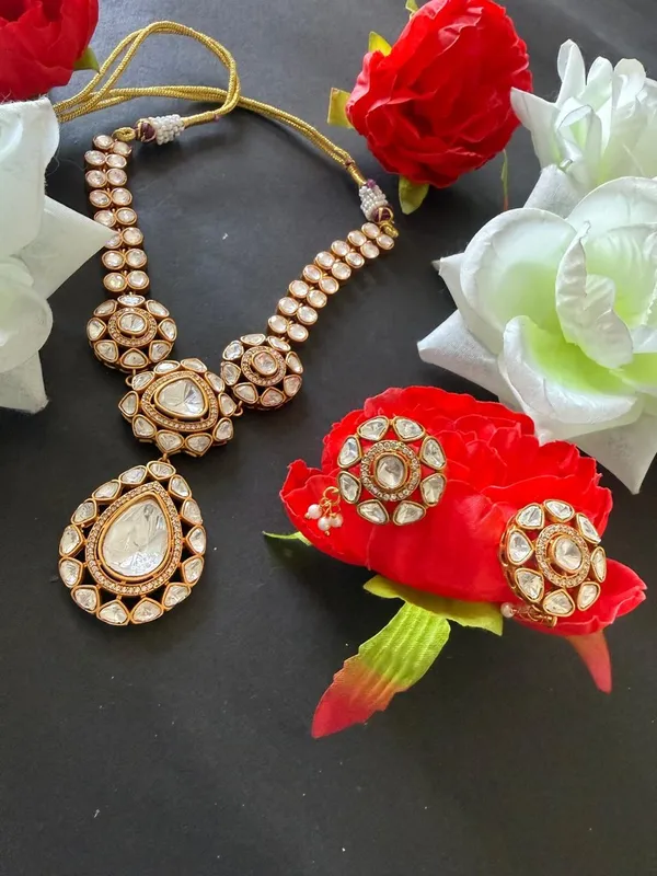 Golden_Barss_Trendy_Necklace_Set_With_Earrings_For_Women