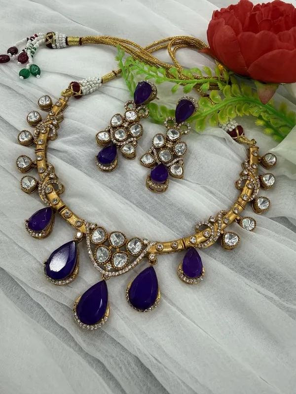 Royal_Blue_Kundan_Stone_Antique_Gold_Choker_Necklace_with_Earrings_Set_For_Women