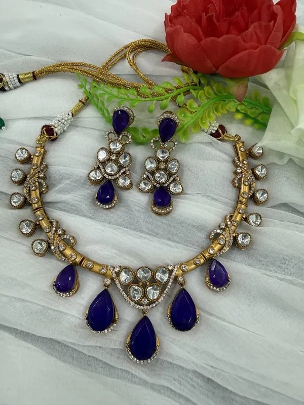 Royal_Blue_Kundan_Stone_Antique_Gold_Choker_Necklace_with_Earrings_Set_For_Women