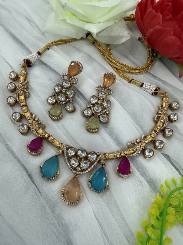 Multicolor_Kundan_Stone_Antique_Gold_Choker_Necklace_with_Earrings_Set_For_Women