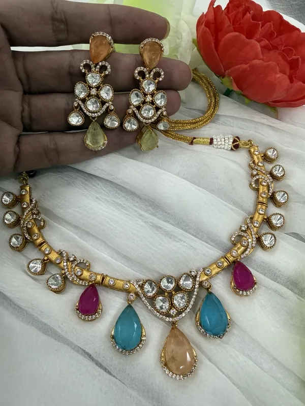 Multicolor_Kundan_Stone_Antique_Gold_Choker_Necklace_with_Earrings_Set_For_Women