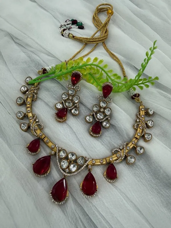 Ruby_Red_Kundan_Stone_Antique_Gold_Choker_Necklace_with_Earrings_Set_For_Women