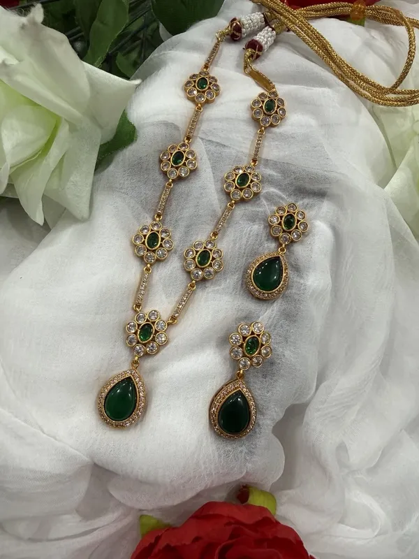 Green_Kundan_Stone_Gold_Plated_Long_Necklace_with_Earrings_Set_For_Women