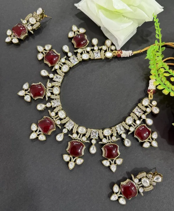 Brown_Apple_Design_Antique_Piece_Stone_Necklace_&_Earring_Set_For_Women