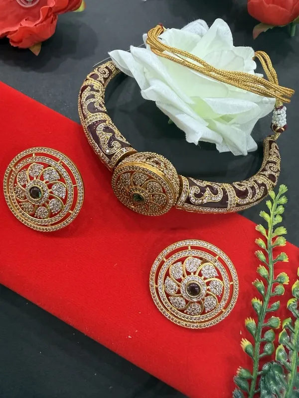 Royal_Maroon_Enamel_Choker_Necklace_Set_with_Stud_Earrings_For_Women