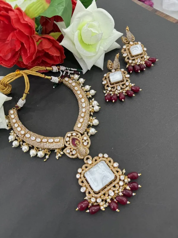 Royal_White_Kundan_Necklace_Set_with_Maroon_Drop_Earrings_For_Women