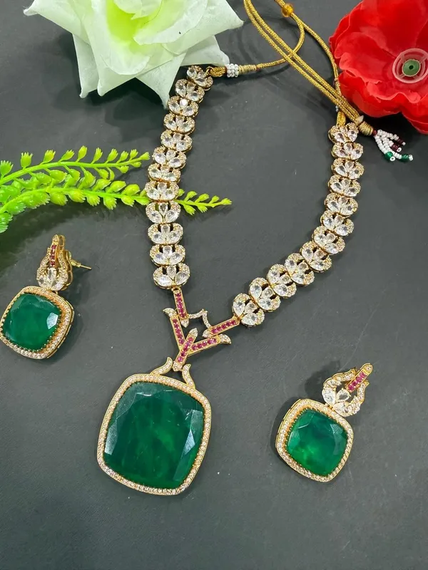 Green_Barss_Trendy_Necklace_Set_With_Earrings_For_Women