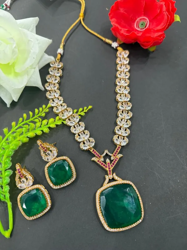 Green_Barss_Trendy_Necklace_Set_With_Earrings_For_Women