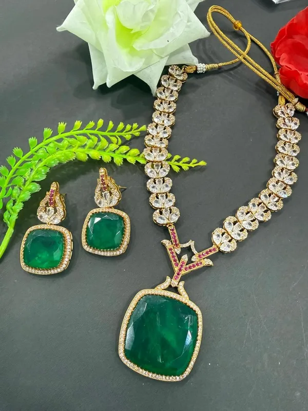 Green_Barss_Trendy_Necklace_Set_With_Earrings_For_Women