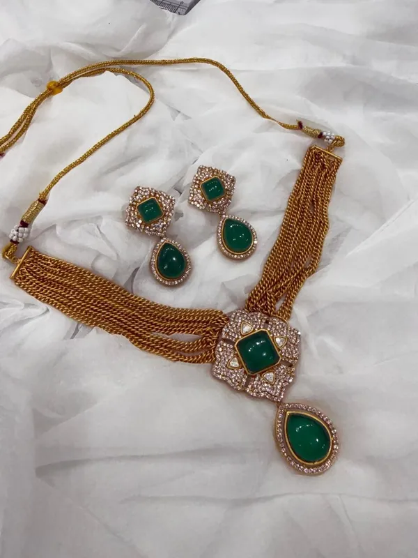 Green_Barss_Trendy_Necklace_Set_With_Earrings_For_Women