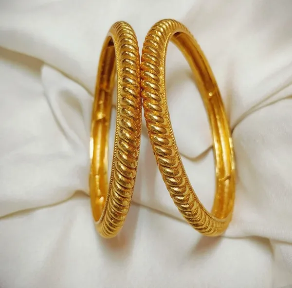 Gold_Brass_Guarantee_Bangle_Tode_For_Women