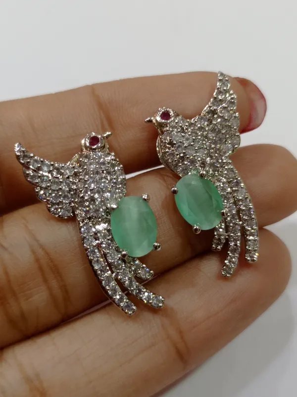 Silver_Pista_Green_Chimney_Stud_Earrings