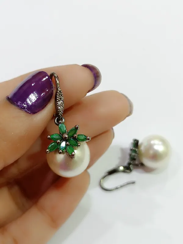 Black_Green_Hook_Earrings_For_Women