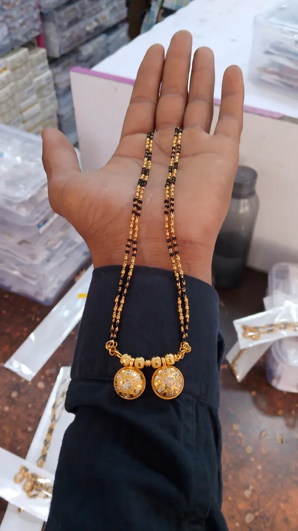 Elegant_Chakri_Vati_Mangalsutra_For_Women