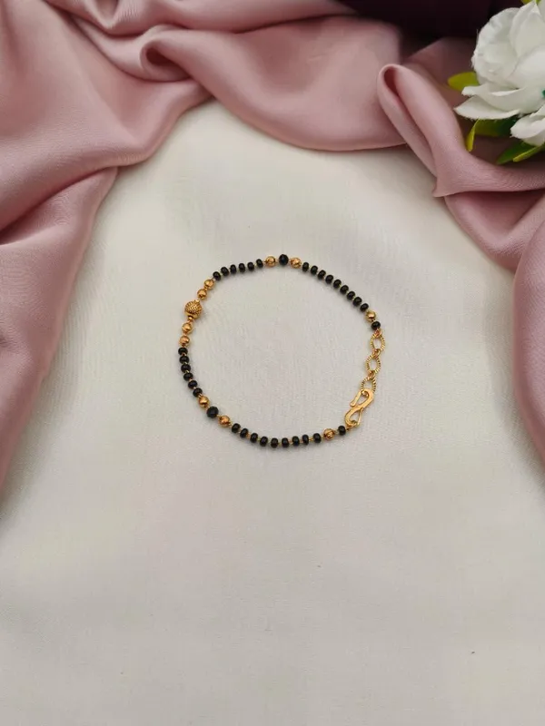 Black_Beaded_Bracelet_(Pack_Of_4)