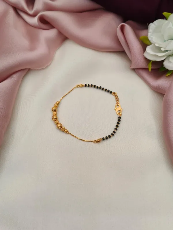 Black_Beaded_Bracelet_(Pack_Of_4)