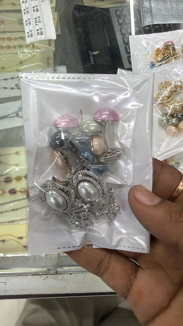 Imperial_Color_Changing_Earrings_