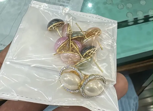 Luxurious_Changeable_Earrings_