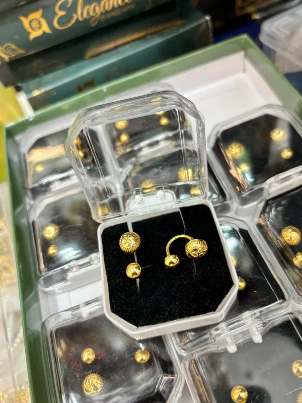 Minimalist_Traditional_Earrings_