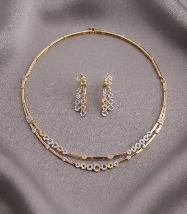 Aurelia_Dual-Strand_Diamond_Flower_Set