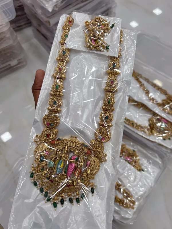 Ram_Pariwar_Traditional_Jewellery_Set_For_Women