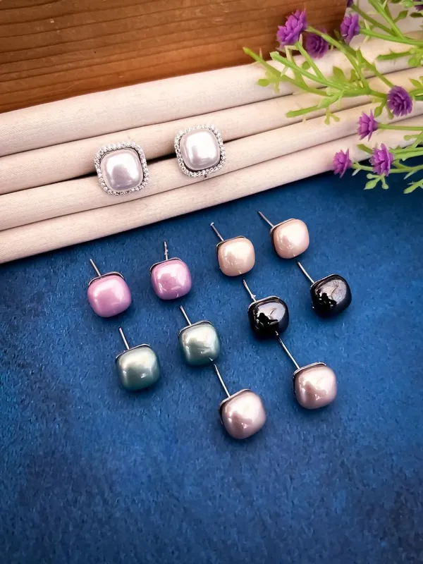 Stylish_Color_Changing_Studs