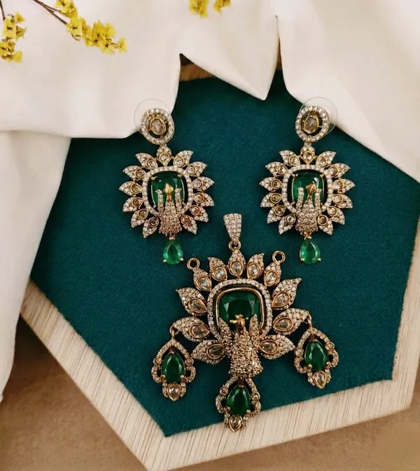 Green_Peacock_Victorian_Style_Mangalsutra