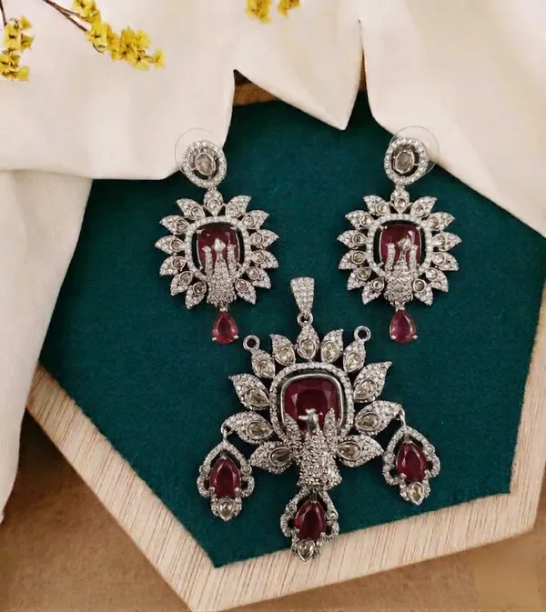 Victorian_Red_Peacock_Mayur_Mangalsutra