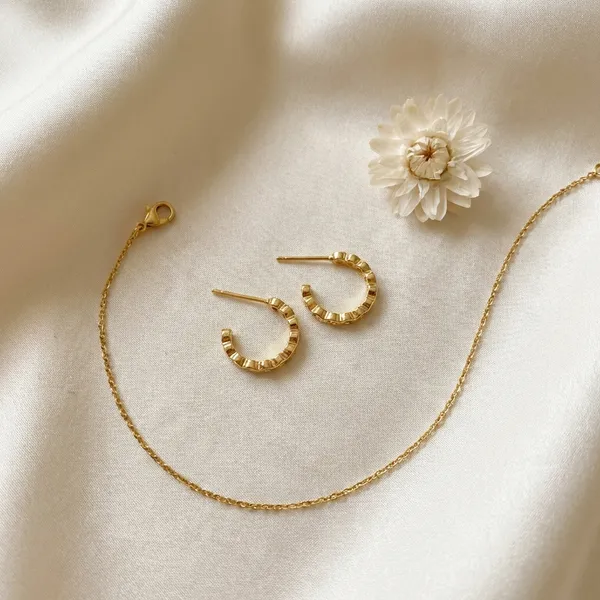 Gold_Brass_Single_Line_Bali_Hoop_Earrings_For_Women
