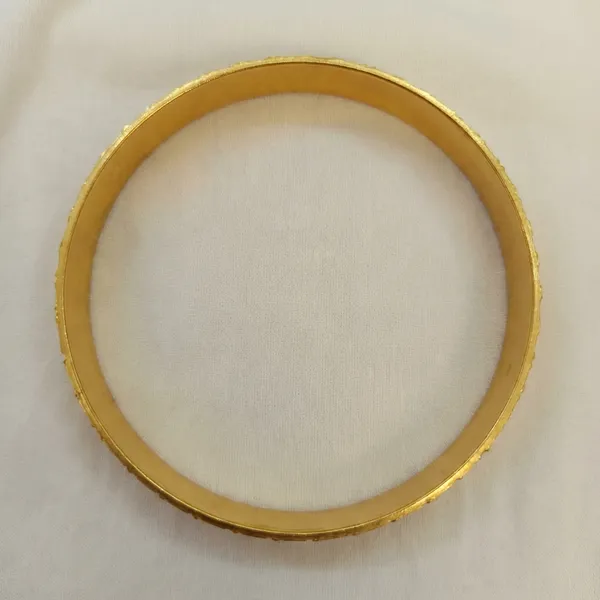Gold_Brass_Line_Design_Kada_Bangles_For_Women