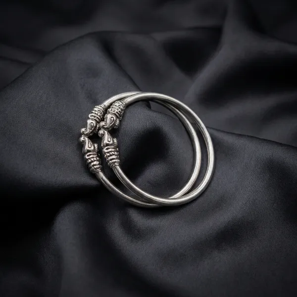 Silver_Oxidised_Brass_Hatti_Bangles_For_Women