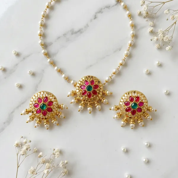 Multicolor_Brass_Premium_Single_Line_Pearl_Pendant_Necklace