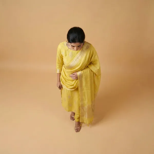 Yellow_Banarasi_Lilen_Unstitch_Suit_For_Women