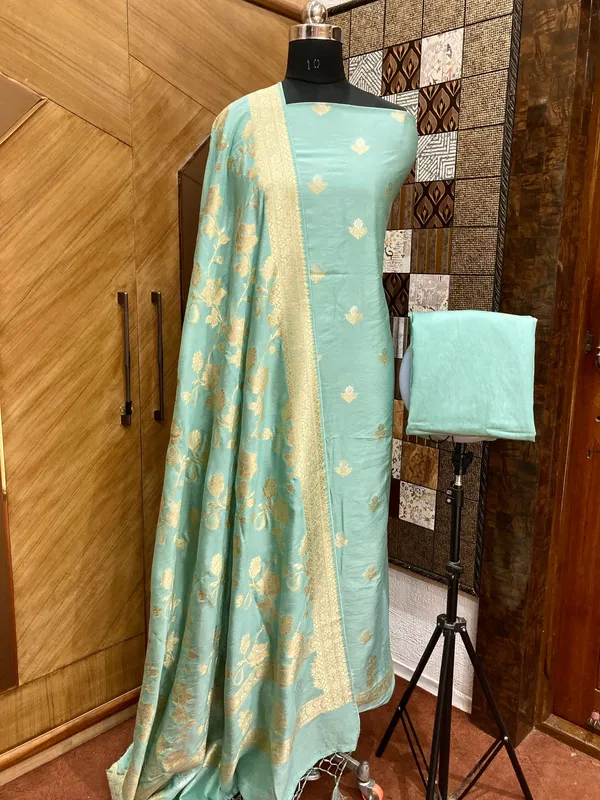 Chinya_silk_suit