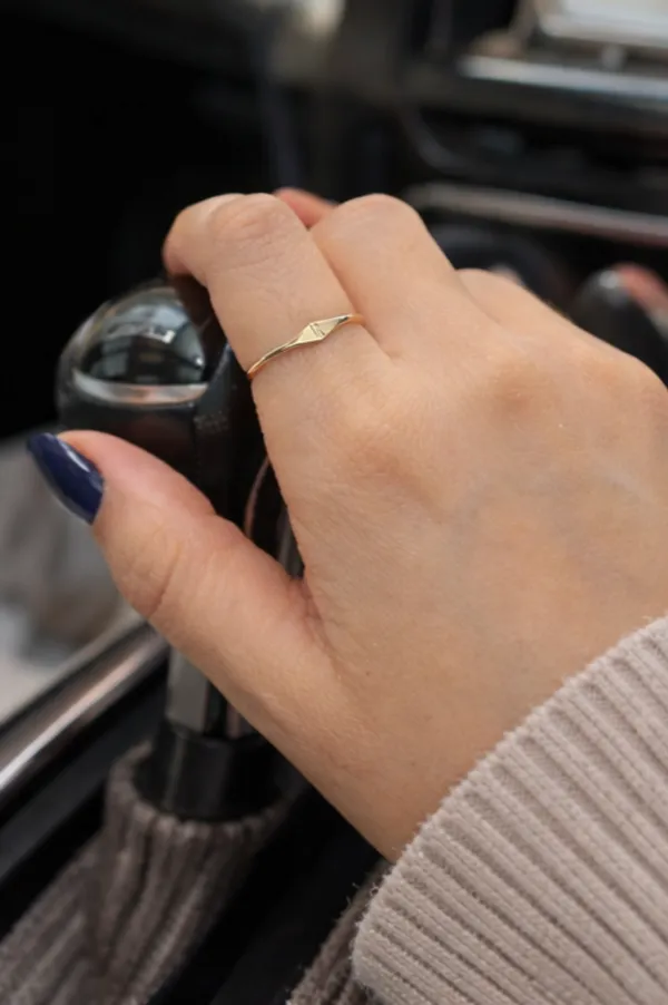Gold_Personalized_Name_Ring_For_Women