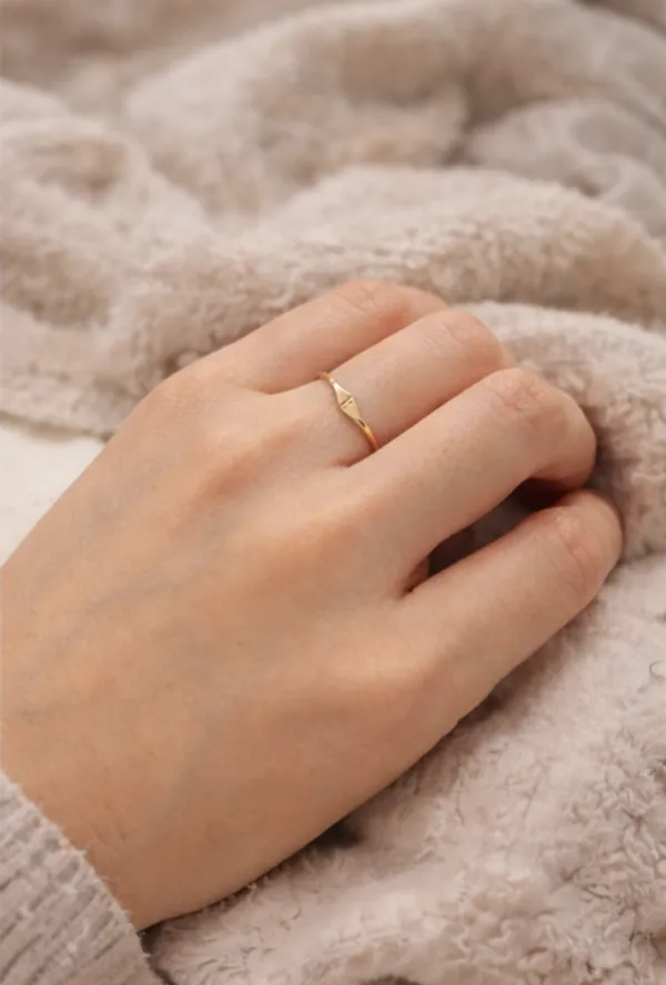 Gold_Personalized_Name_Ring_For_Women