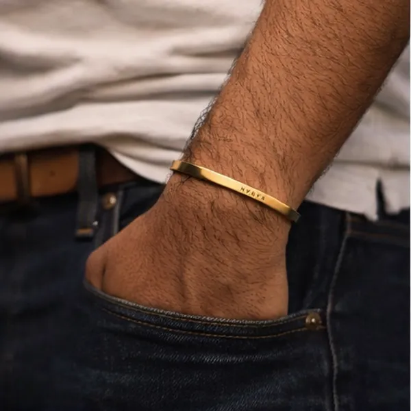 Gold_Personalized_Name_Bracelet_For_Men