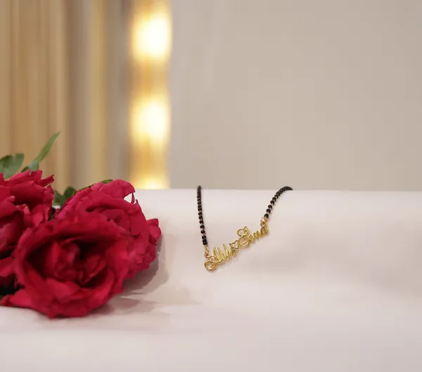 Gold_Personalized_Couple_Name_Mangalsutra_For_Women