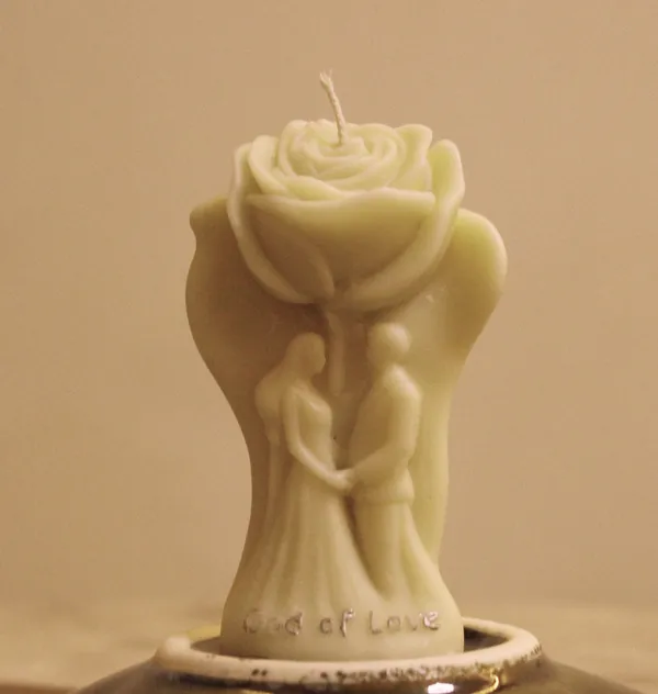 The_Aboli_Eternal_Embrace_Candle_(_White_Color_)