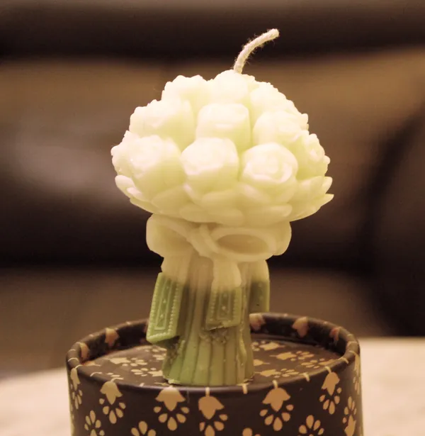 The_Aboli_Etheral_Blossom_Candle_(_White_Color_)