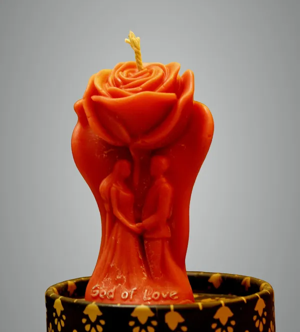 The_Aboli_Eternal_Embrace_Candle_(_Red_Color_)