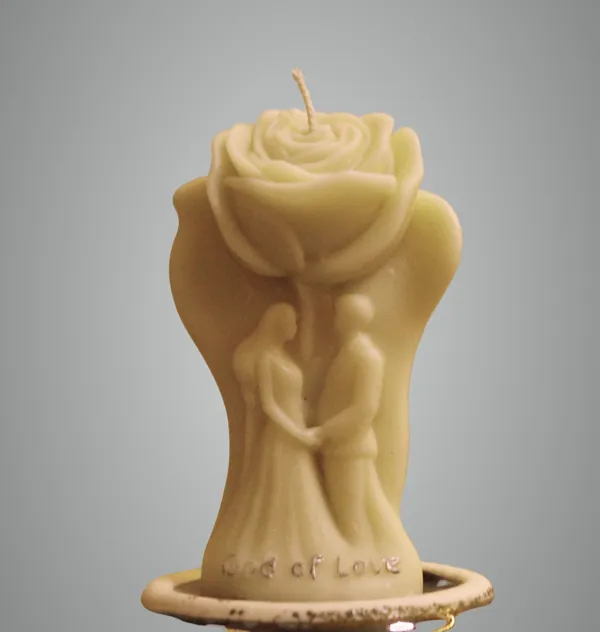 The_Aboli_Eternal_Embrace_Candle_(_White_Color_)