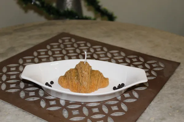 The_Aboli_Frosted_Ivory_Candle_(_Brown_Color_)